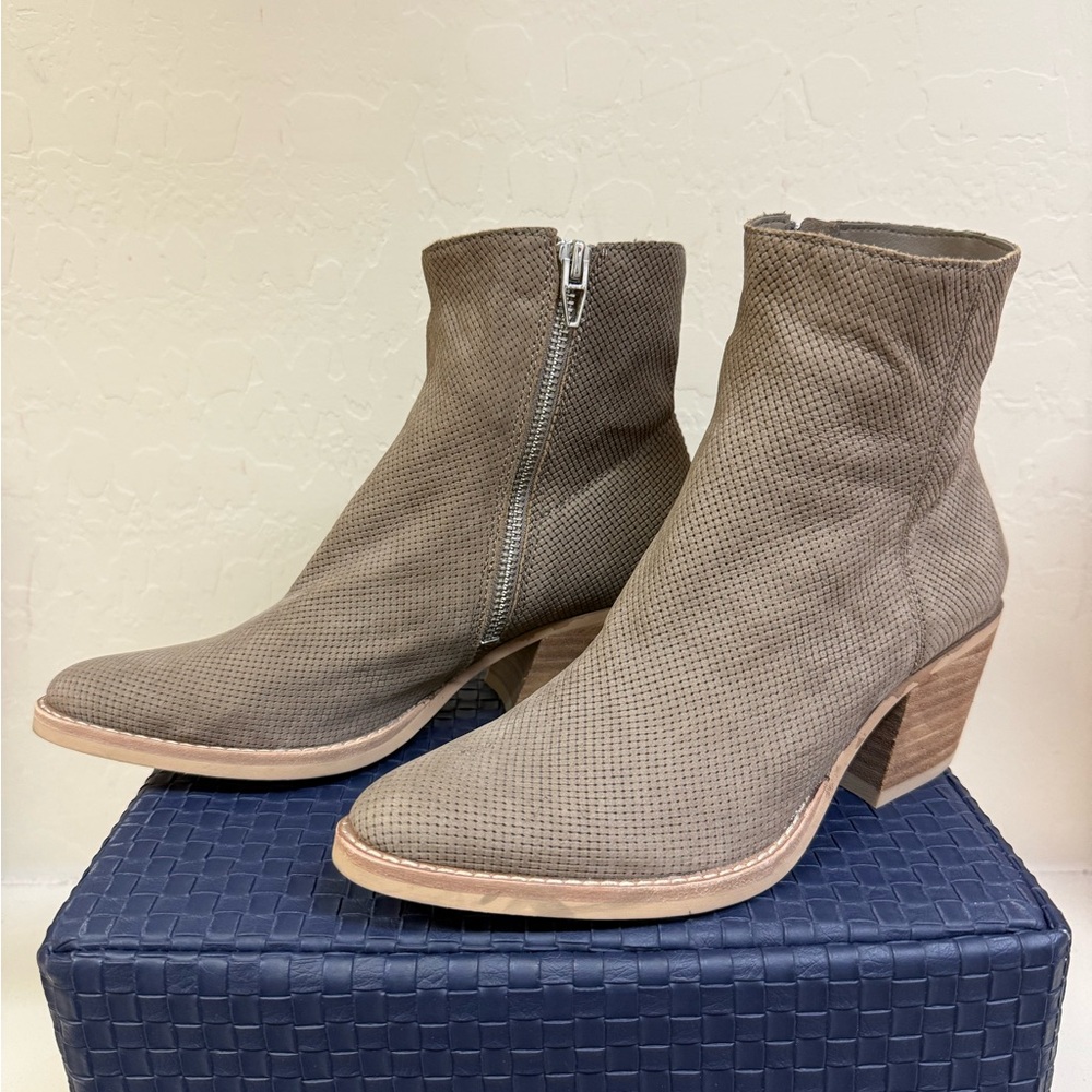 Dolce Vita Textured Gray Ankle Boots
